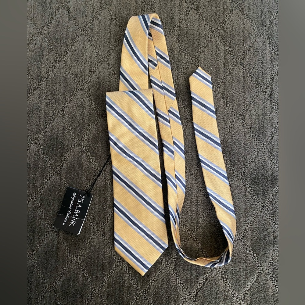 Jos. A. Bank Signature Collection Yellow Stripe Tie. One Size. New with tags.
